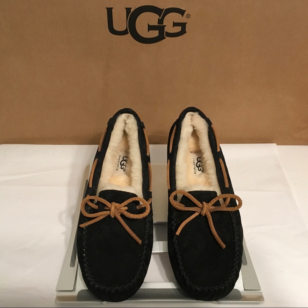 UGG DAKOTA SLIPPER BLACK SIZE 5